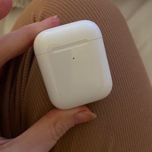 Apple AirPods generation 2